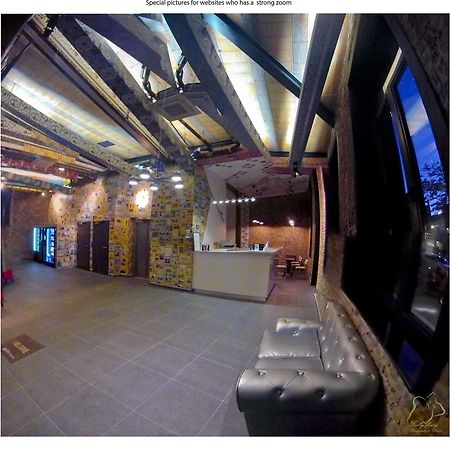 Nekotel Concept Art Hotel Saint-Gilles Bagian luar foto