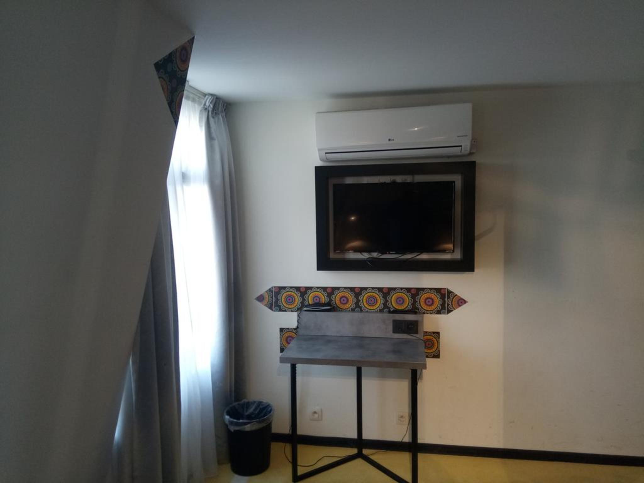 Nekotel Concept Art Hotel Saint-Gilles Bagian luar foto