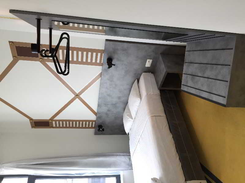 Nekotel Concept Art Hotel Saint-Gilles Bagian luar foto