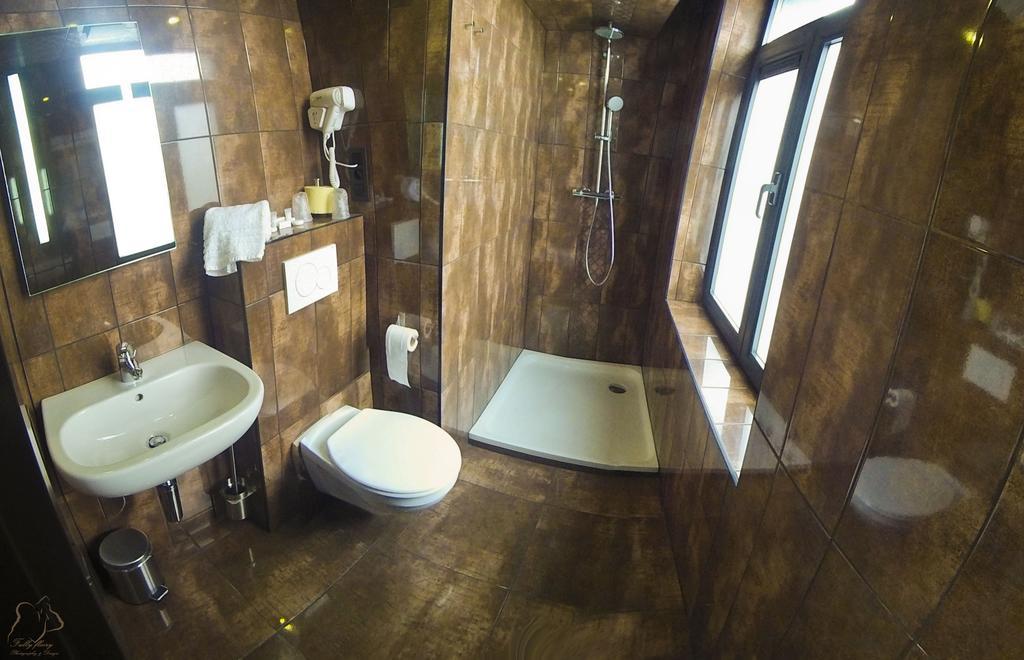 Nekotel Concept Art Hotel Saint-Gilles Bagian luar foto